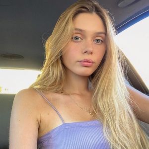 Meet your Posher, Cornelia